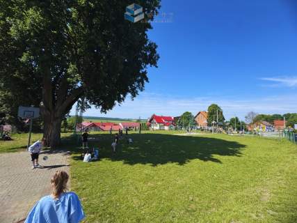 Idzbark-58 sekundy spaceru do Szkoły i Przedszkola