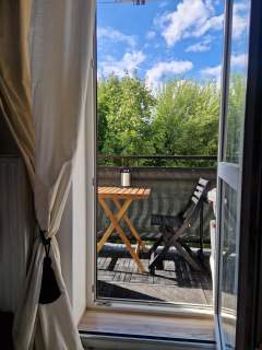 Apartament w zieleni nad rzeką w centrum Rumi