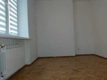 Trzypokojowe mieszkanie przy Placu Hallera