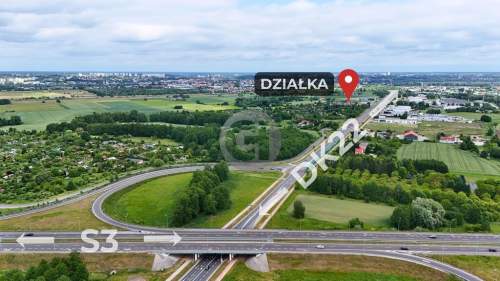 DZIAŁKA INWESTYCYJNA NIEDALEKO TRASY S3 .