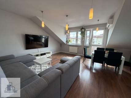 3 pokoje, duzy salon, balkon dodatkowe poddasze osiedle strzeżone