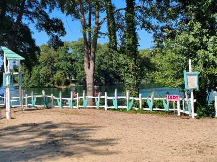 Apartament na zamkniętym ośrodku przy plaży