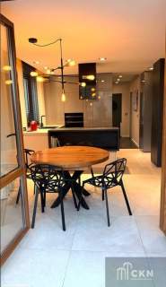 Apartament w kameralnym budynku 5 minut od pętli czerwone maki.