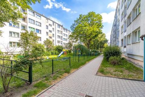 37 m z loggią do aranżacji Łódź Dąbrowa