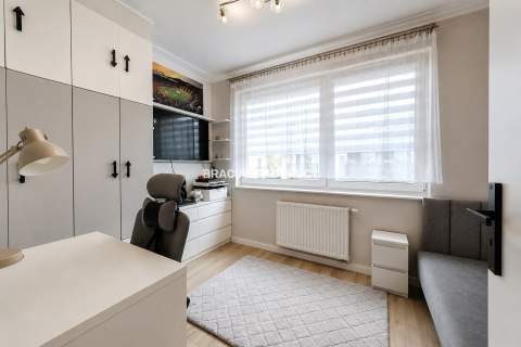 3 pok wysoki standard duży balkon ul. Kantarowicka