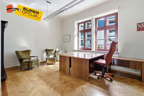 Lokal na siedzibę formy, idealny na kancelarie