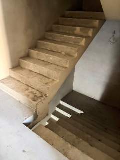 Nowoczesny budynek usługowo- biurowy z parkingiem