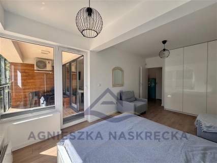 APARTAMENT Z TARASEM I PIĘTRO 