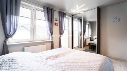 83m2 238m2 ogródek dwa m. postojowe