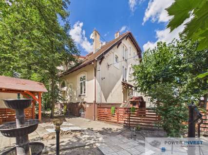 Historyczna willa, narożna działka Wrocławska 13