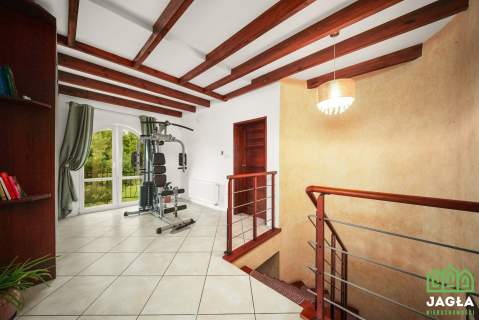 Posiadłość 200m2 z Własnym Stawem i Linią Lasu 1ha
