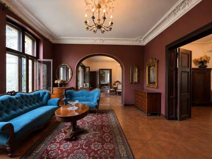 Zabytkowy pałac 1 160 m 2,57 ha parku Wrocław