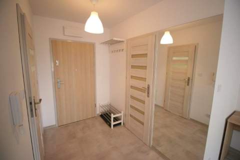 Przytulna, duża kawalerka z balkonem i garderobą