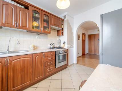 2 piętro, balkon, 3 pok., piwnica,zielono, parking