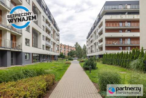 Dobra komunikacja, blisko uczelni, biurowców