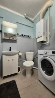Wynajmę mieszkanie - 2 pokoje z osobną kuchnią, łazienką i b