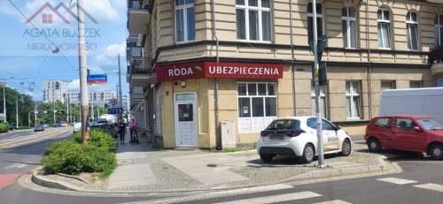JEDNOŚCI NARODOWEJ, PARTER WITRYNY