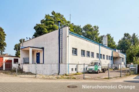 Budynek biurowy z magazynem, idealny pod mieszkania lub usługi
