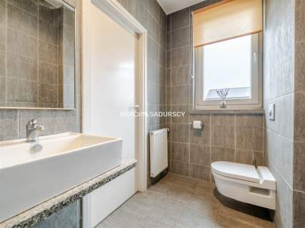 Dom wolnostojący 313m2 z basenem-blisko Krakowa