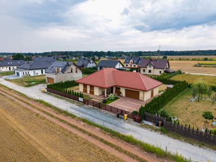 Nowoczesny, parterowy dom w Pruszowicach