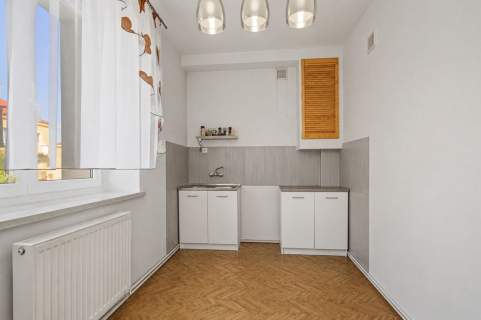    Huta Stara B   Niski czynsz   2 przestronne pokoje   