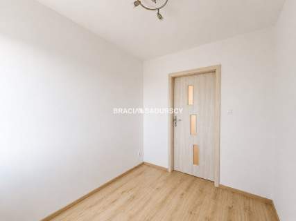 3-pok, balkon, do aranżacji parking, nowe bud.