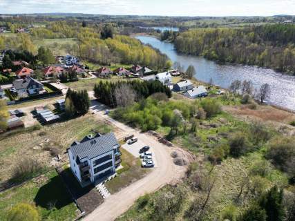 Ostatni apartament nad jeziorem z ogródkiem