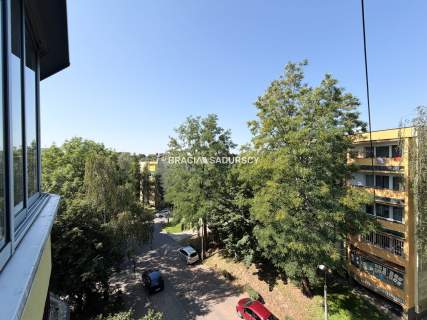 4 osobne pokoje, balkon, oddzielna kuchnia