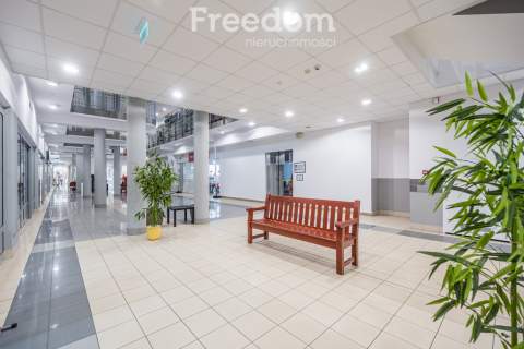 Lokal z witryną Galeria Handlowa blisko PKP