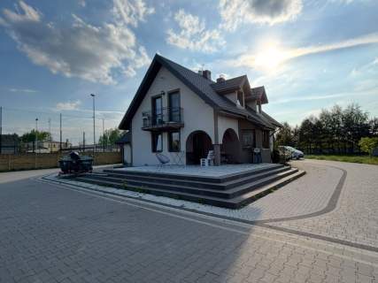 Siedlisko z pięknym domem i własnym stawem