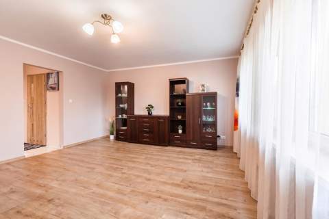 ŚWIEŻO WYREMONTOWANE MIESZKANIE Z BALKONEM