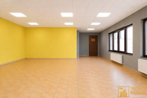Na sprzedaż lokal handlowo-usługowy z budynkiem mieszkalnym