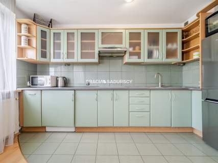 M 50M2 / 3 POKOJE / BALKON / GARAŻ / ZIELONO