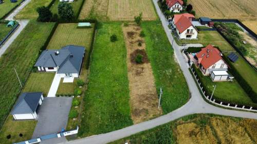 Płaska, prostokątna, pełne uzbrojenie
