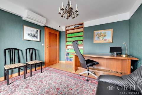Apartament zaadoptowany na kancelarię w Transatlan