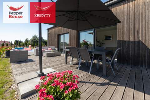 Nowoczesny dom z basenem i spa