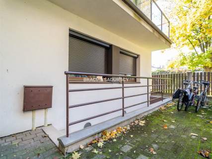 Lokal mieszkalno-usługowy w centrum.