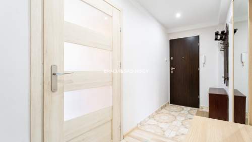 ul.Powstańców 2 pokoje, osobna kuchnia, balkon