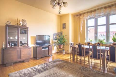 112 m2 przy Placu Grunwaldzkim 5 pokoi .
