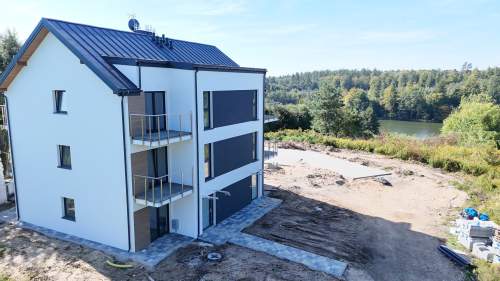 Apartament nad jeziorem z dwoma balkonami