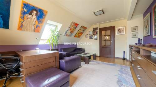 ZADBANY,WYSOKI STANDARD DOM OK 230 M2