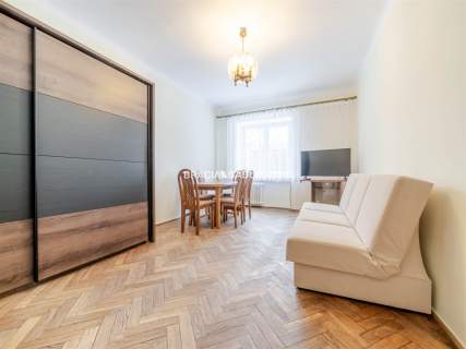 2-pokojowe z osobną kuchnią.