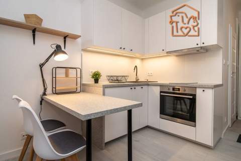 Przyjazne dla zwierząt studio- Płocka 27, Metro