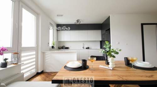 3 pokoje 59m2 wysoki standard garaż 18m2 Węglinek