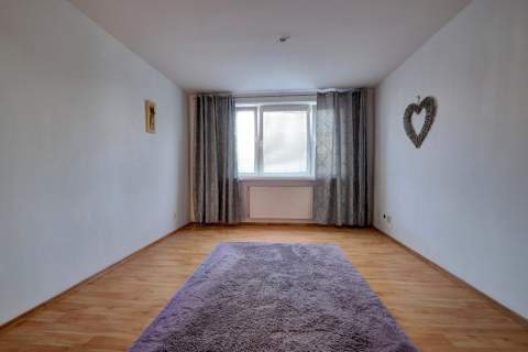 Trzypokojowe z dużą piwnicą /4,1 m2/