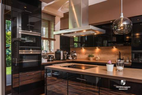 Apartament z pięknym ogrodem i kinem letnim