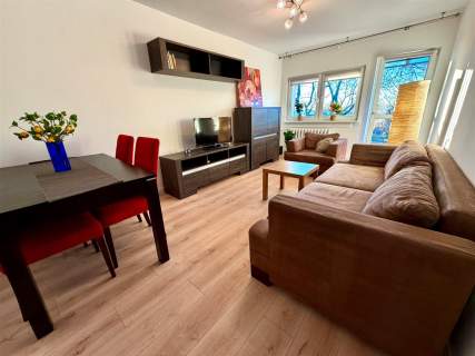 Hipoteczna-przestronne dwa pokoje, balkon, parking
