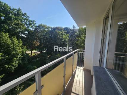 Blisko Metra. Duży Balkon. Dwustronne