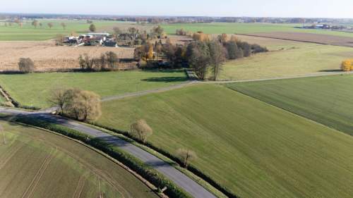 Działka budowlana 831m2 Dzielna