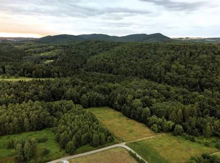 Działka budowlana pod lasem 1730m2, WZ, prąd